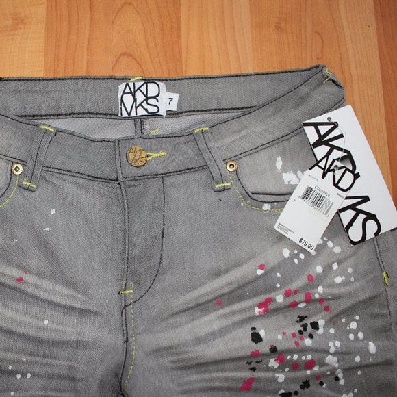 AKDMKS SZ 7 Gray Short Cut Capri Jeans Print Studs - Picture 4 of 8